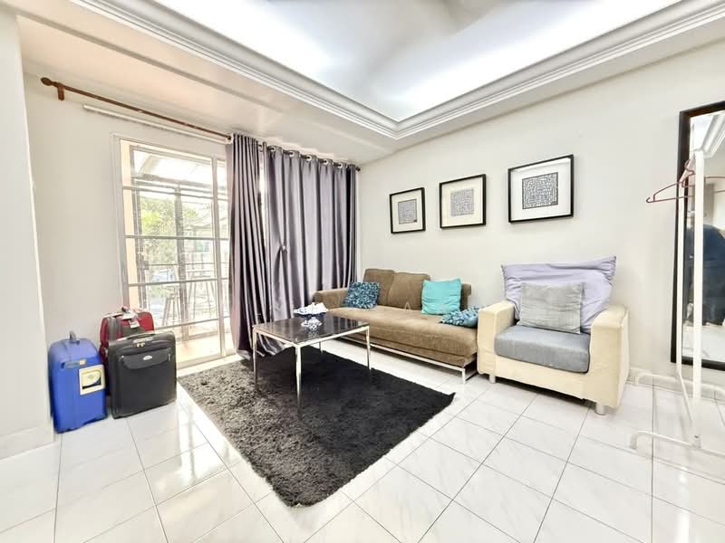Rumah Teres 2 Tingkat untuk Dijual di Kota Damansara (Selangor) - Alif Saad - Living Room - PropertyGuru.com.my