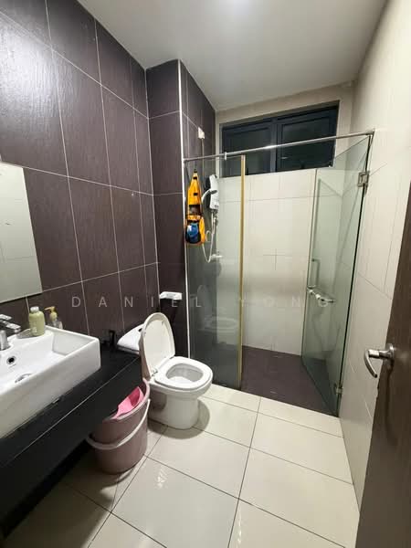 Service Residence for Sale at D'Secret Garden (Pangsapuri Kempas Indah) - Daniel Yong - Bathroom - PropertyGuru.com.my