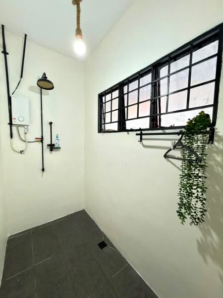 Bungalow for Rent in Jalan Klang Lama (Old Klang Road) (Kuala Lumpur) - Desmond Low - Bathroom - PropertyGuru.com.my