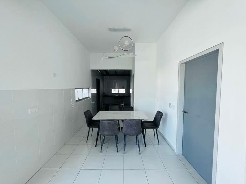 Rumah Teres 2 Tingkat untuk Disewa di Taman Sepang (Sepang) - Siti Haila - Dining Room - PropertyGuru.com.my