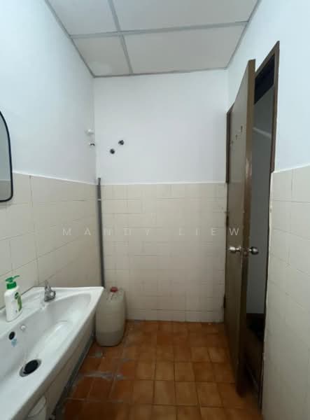 Pejabat untuk Disewa di Kuala Lumpur (Kuala Lumpur) - Mandy Liew - Bathroom - PropertyGuru.com.my