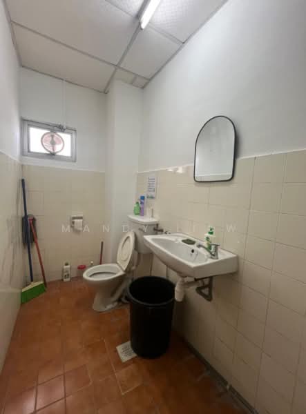 Pejabat untuk Disewa di Kuala Lumpur (Kuala Lumpur) - Mandy Liew - Bathroom - PropertyGuru.com.my