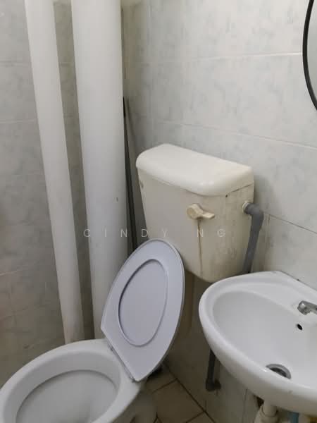 Pangsapuri untuk Disewa di Pangsapuri Lagoon Perdana - Cindy Ng - Bathroom - PropertyGuru.com.my