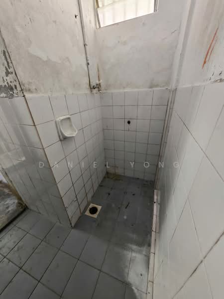 Flat for Sale at Flat Taman Rinting - Daniel Yong - Bathroom - PropertyGuru.com.my