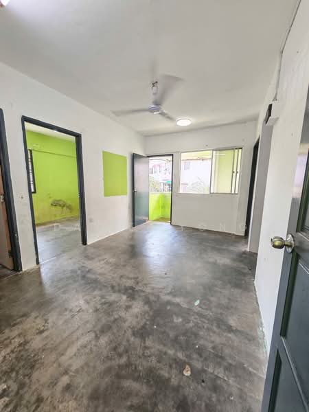 Flat for Sale at Flat Taman Rinting - Daniel Yong - Interior - PropertyGuru.com.my