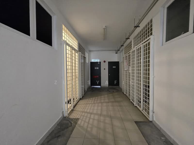 Apartment for Sale at Residensi Bandar Bukit Mahkota (PR1MA @ Bandar Bukit Mahkota) - Zul Syafiq - Corridor - PropertyGuru.com.my