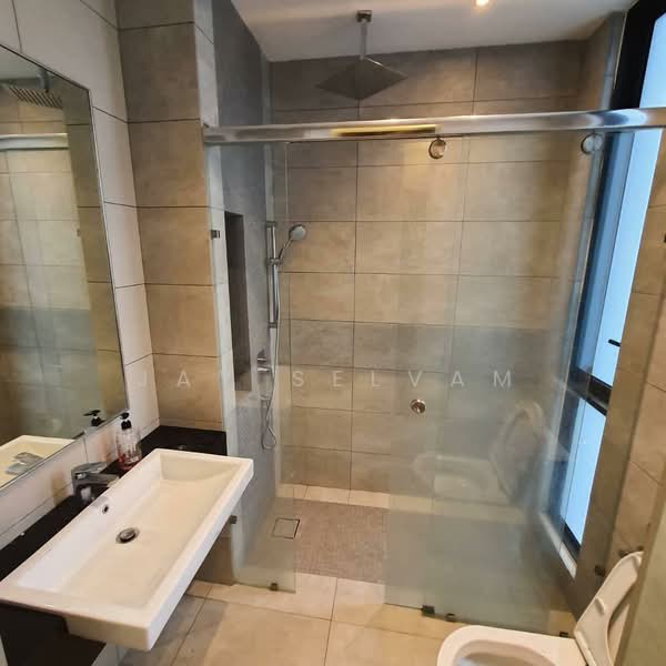 Servis Apartment untuk Disewa di The Sentral Suites - Jay Selvam - Bathroom - PropertyGuru.com.my