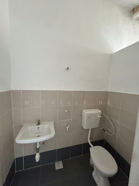 Shop / Office for Rent in Taman Kota Masai (Pasir Gudang) - Michelle He - Bathroom - PropertyGuru.com.my