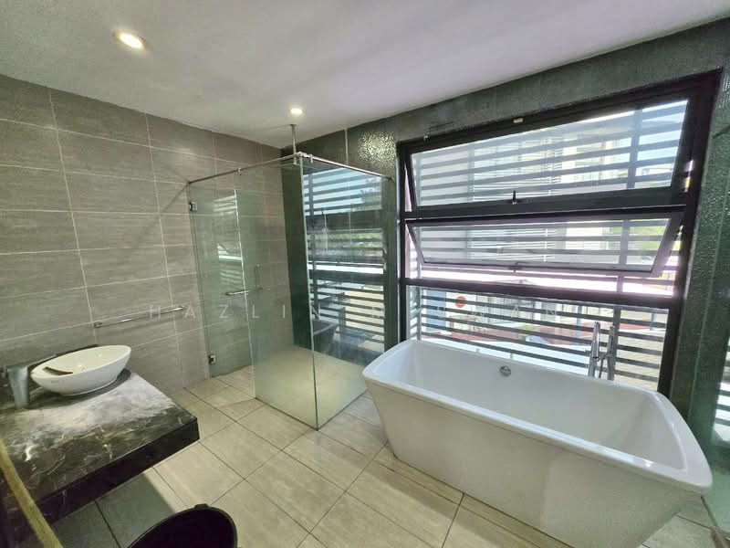 Twin Villa for Sale in Putrajaya (Putrajaya) - Hazlin Miswan - Bathroom - PropertyGuru.com.my