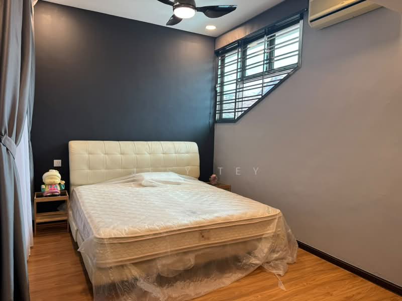 1.5-storey Terraced House for Rent in Taman Molek (Johor Bahru) - Jesy Tey - Bedroom - PropertyGuru.com.my
