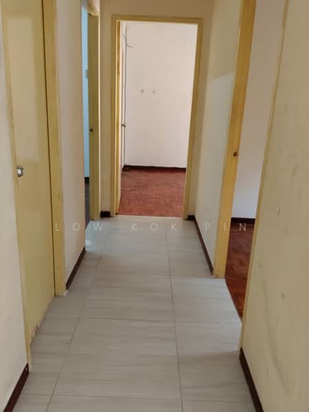Pangsapuri untuk Disewa di Desa Tanjung - Low Kok Pin - Corridor - PropertyGuru.com.my