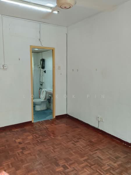 Pangsapuri untuk Disewa di Desa Tanjung - Low Kok Pin - Bathroom - PropertyGuru.com.my