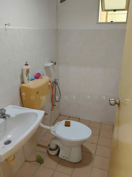 Pangsapuri untuk Disewa di Desa Tanjung - Low Kok Pin - Bathroom - PropertyGuru.com.my