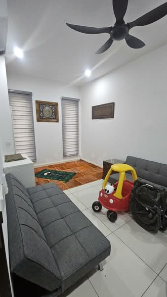 Rumah Berkembar untuk Dijual di Denai Alam (Shah Alam) - Azhar Mansor - Living Room - PropertyGuru.com.my