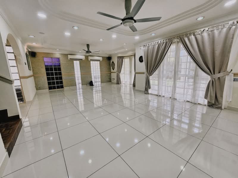 Rumah Berkembar untuk Dijual di Seksyen 9 (Shah Alam) - BILYA ARIFF - Living Room - PropertyGuru.com.my