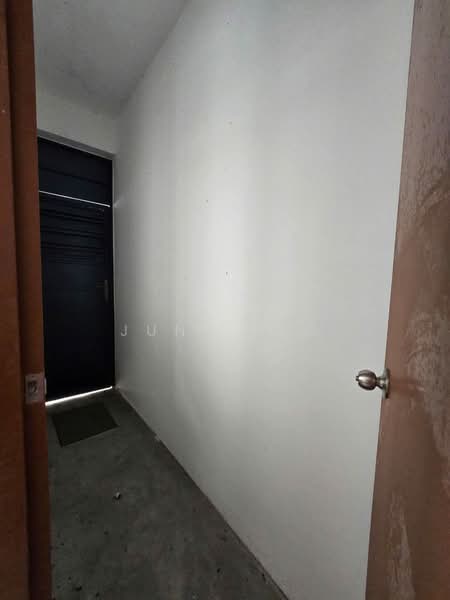 Rumah Bandar untuk Disewa di Johor Bahru (Johor) - June Teo - Entrance - PropertyGuru.com.my