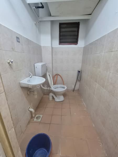 Rumah Flat untuk Disewa di Pusat Hentian Kajang - Norlela . - Bathroom - PropertyGuru.com.my