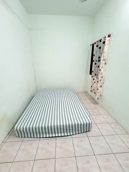 Flat for Rent at Pusat Hentian Kajang - Norlela . - Bedroom - PropertyGuru.com.my
