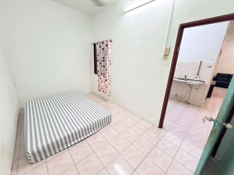 Flat for Rent at Pusat Hentian Kajang - Norlela . - Bedroom - PropertyGuru.com.my