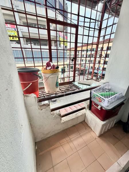 Flat for Rent at Pusat Hentian Kajang - Norlela . - Balcony - PropertyGuru.com.my