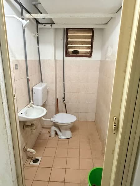 Flat for Rent at Pusat Hentian Kajang - Norlela . - Bathroom - PropertyGuru.com.my