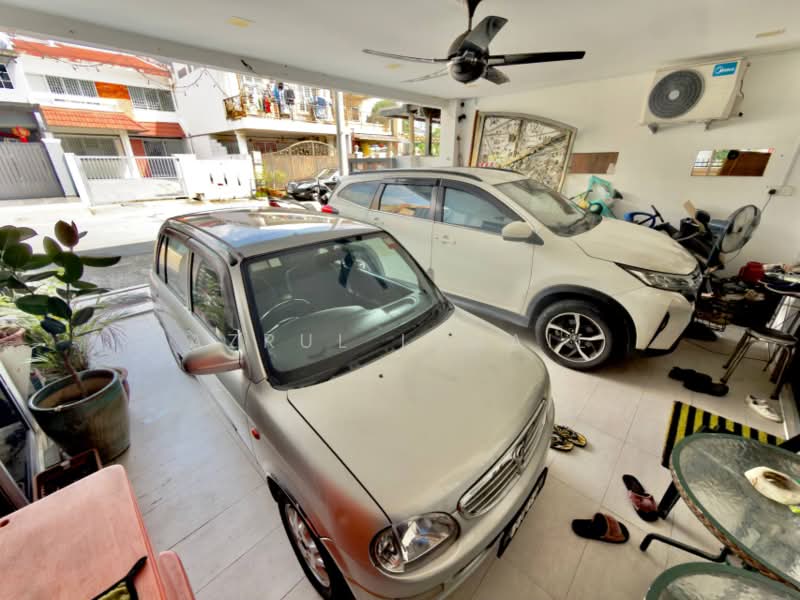 Rumah Teres 2 Tingkat untuk Dijual di Selayang (Selangor) - Azrul Ismail - Car Park - PropertyGuru.com.my
