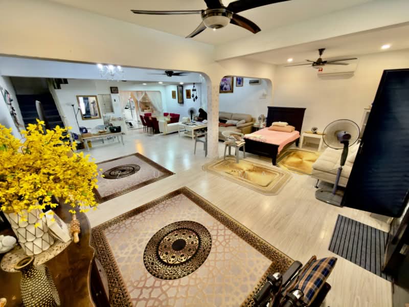 Rumah Teres 2 Tingkat untuk Dijual di Selayang (Selangor) - Azrul Ismail - Living Room - PropertyGuru.com.my