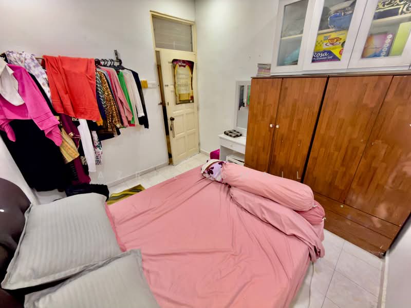 Rumah Teres 2 Tingkat untuk Dijual di Selayang (Selangor) - Azrul Ismail - Bedroom - PropertyGuru.com.my