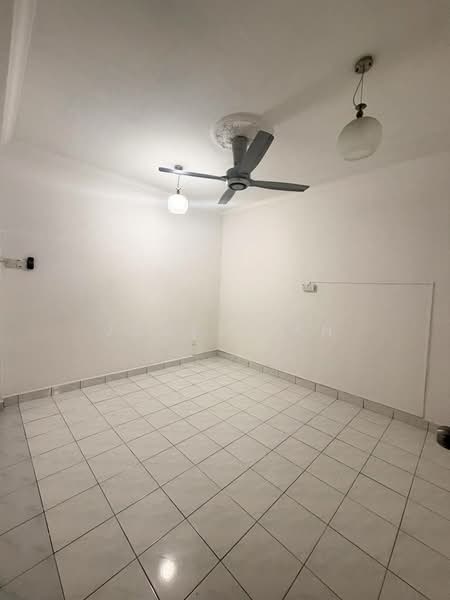 Rumah Teres 1.5 Tingkat untuk Disewa di Taman Perling (Perling) - James Tan - Interior - PropertyGuru.com.my