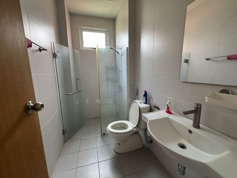 Kondominium untuk Disewa di The Ryegates 3 - Jeno Tan - Bathroom - PropertyGuru.com.my