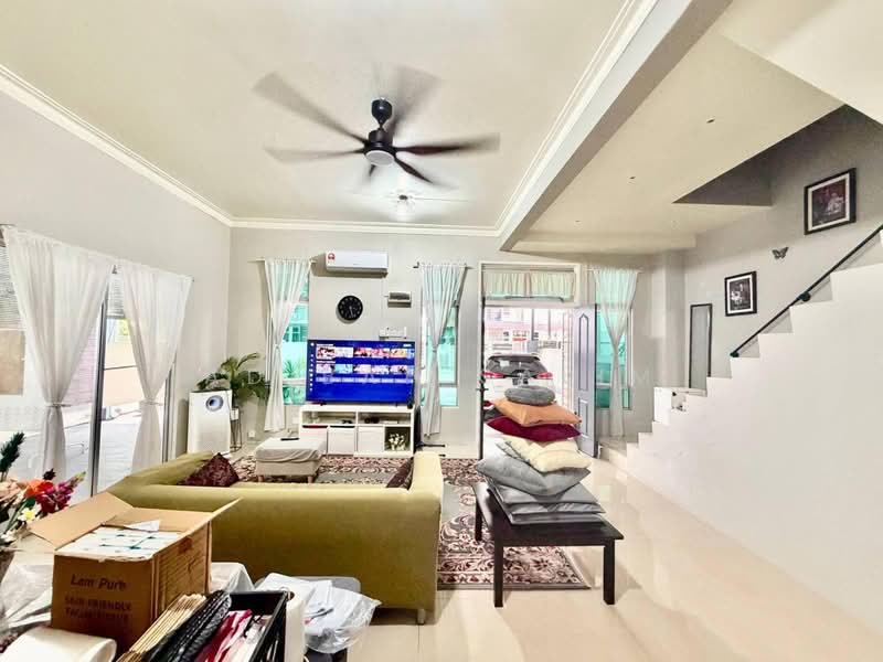 Rumah Kluster untuk Dijual di Jenjarom (Selangor) - Adibah Salim - Living Room - PropertyGuru.com.my