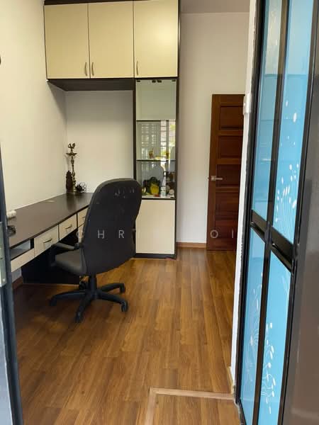 Rumah Teres 3-Tingkat untuk Dijual di Teluk Kumbar (Penang) - Chris Ooi - Study - PropertyGuru.com.my