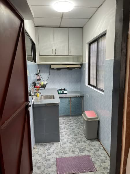 Rumah Teres 3-Tingkat untuk Dijual di Teluk Kumbar (Penang) - Chris Ooi - Kitchen - PropertyGuru.com.my