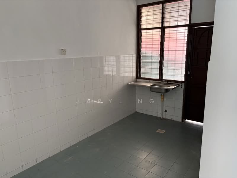 Rumah Teres 2-Tingkat untuk Dijual di Puchong (Selangor) - Jaryl Ng - Kitchen - PropertyGuru.com.my