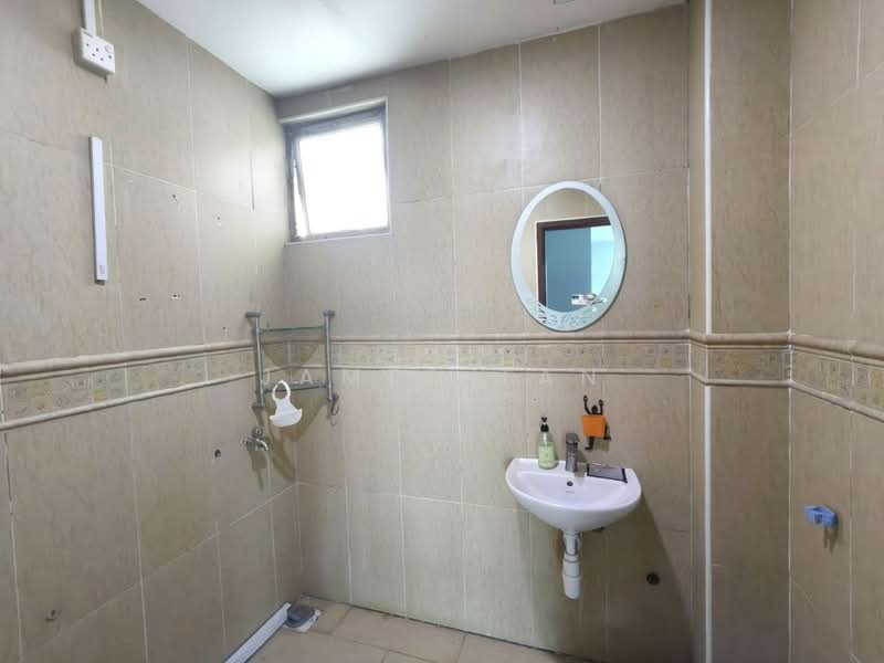 Apartment for Rent at Perling Apartment - James Tan - Bathroom - PropertyGuru.com.my