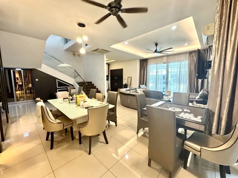Rumah Berkembar untuk Dijual di Taman Bukit Serdang (Seri Kembangan) - Fazri . - PropertyGuru.com.my