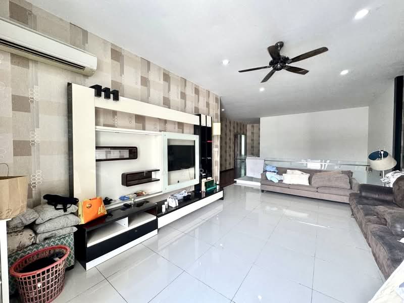 Rumah Berkembar untuk Dijual di Taman Bukit Serdang (Seri Kembangan) - Fazri . - PropertyGuru.com.my