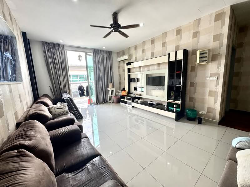 Rumah Berkembar untuk Dijual di Taman Bukit Serdang (Seri Kembangan) - Fazri . - PropertyGuru.com.my