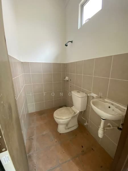2.5-storey Terraced House for Sale in Taman Scientex Senai (Senai) - Ee Fong Toh - Bathroom - PropertyGuru.com.my
