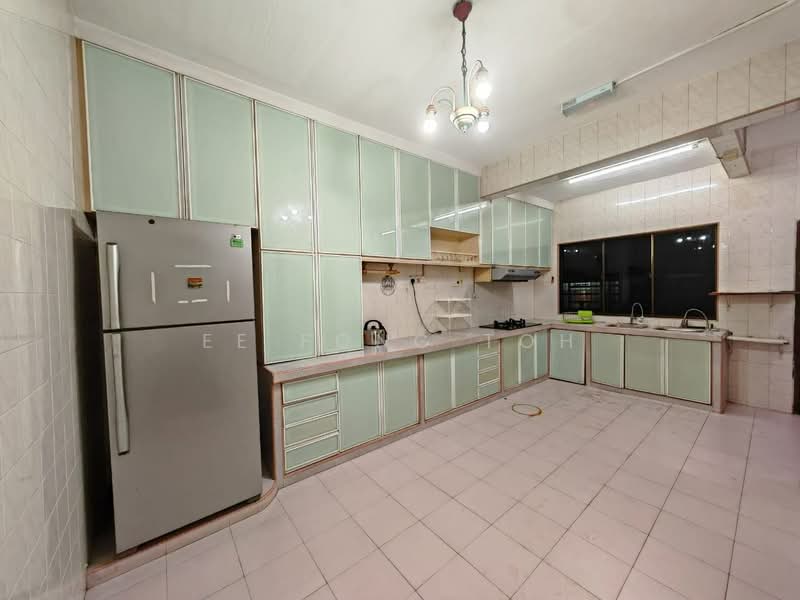 Rumah Teres 2 Tingkat untuk Dijual di Taman Ungku Tun Aminah (Skudai) - Ee Fong Toh - Kitchen - PropertyGuru.com.my