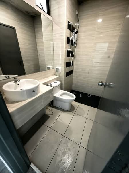 Servis Apartment untuk Dijual di D'Summit Residences - Alex Neo - Bathroom - PropertyGuru.com.my