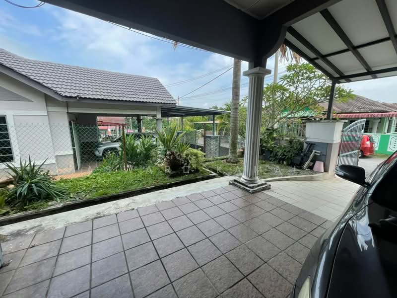 Bungalow for Sale in Taman Sri Pulai (Sikamat) - Asward Kamal - Exterior - PropertyGuru.com.my
