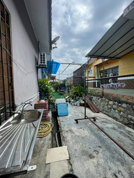 Bungalow for Sale in Taman Sri Pulai (Sikamat) - Asward Kamal - Exterior - PropertyGuru.com.my