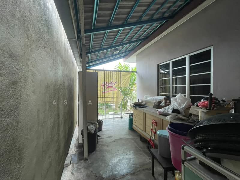 Bungalow for Sale in Taman Sri Pulai (Sikamat) - Asward Kamal - PropertyGuru.com.my
