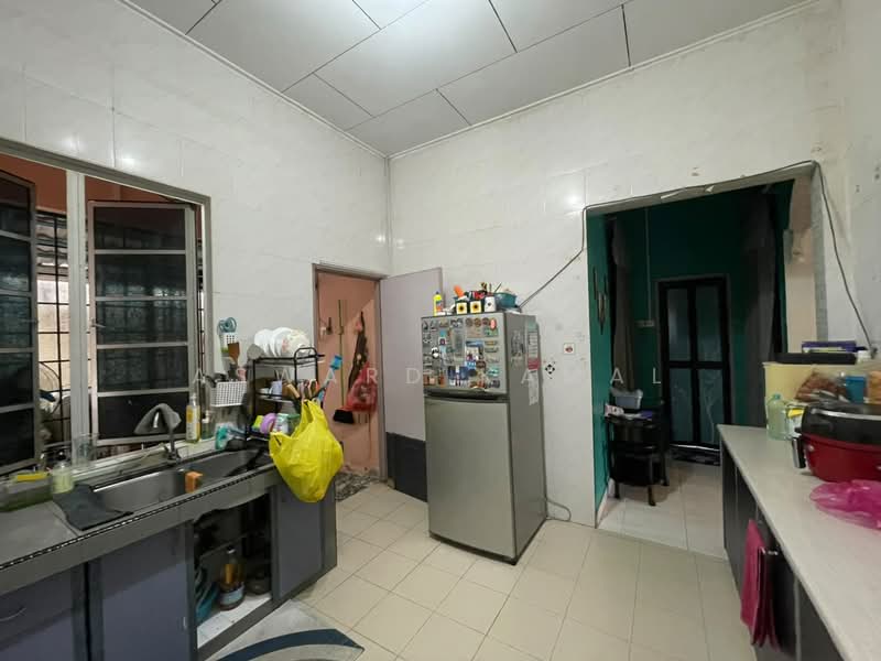 Bungalow for Sale in Taman Sri Pulai (Sikamat) - Asward Kamal - PropertyGuru.com.my