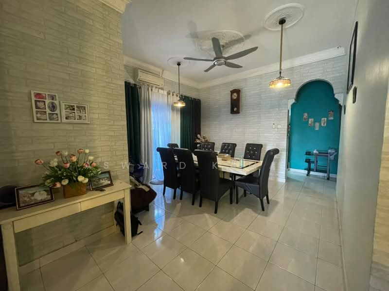 Bungalow for Sale in Taman Sri Pulai (Sikamat) - Asward Kamal - Dining Room - PropertyGuru.com.my