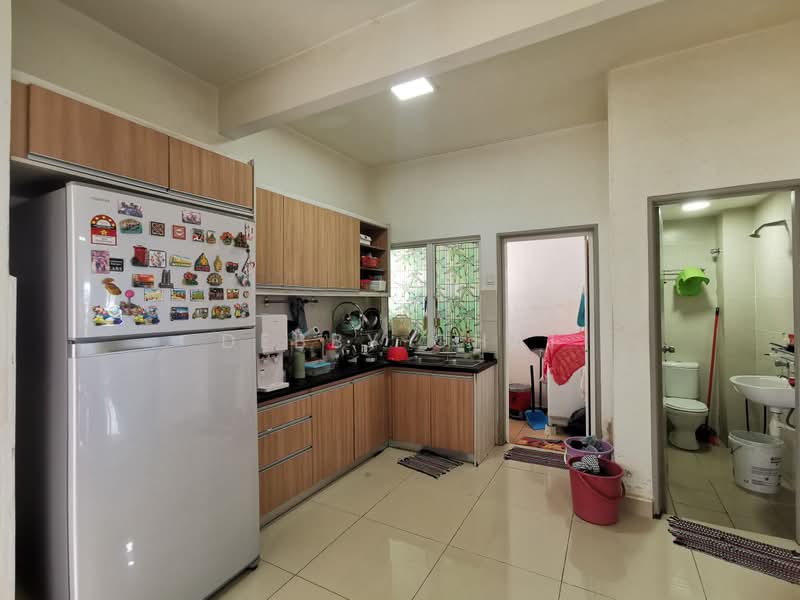 Pangsapuri untuk Dijual di Impian Titanium - Debby Chai - Kitchen - PropertyGuru.com.my