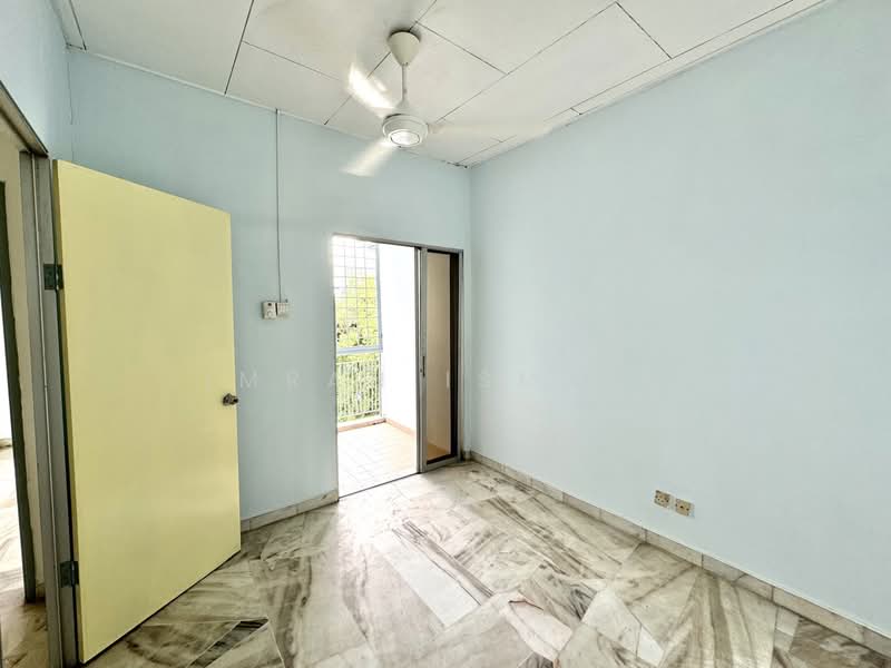 Pangsapuri untuk Dijual di Pangsapuri Senja - Imran Ismadi - Balcony - PropertyGuru.com.my
