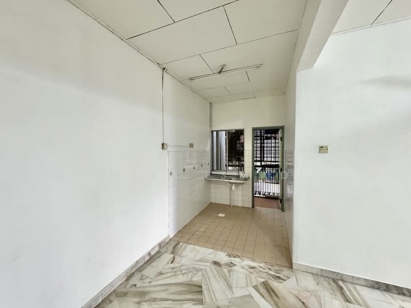 Pangsapuri untuk Dijual di Pangsapuri Senja - Imran Ismadi - Kitchen - PropertyGuru.com.my