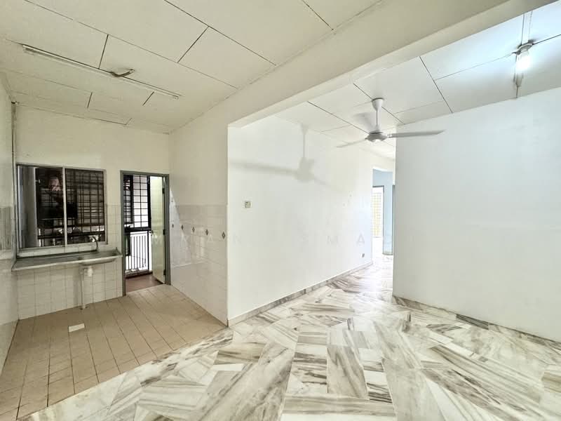 Pangsapuri untuk Dijual di Pangsapuri Senja - Imran Ismadi - Kitchen - PropertyGuru.com.my